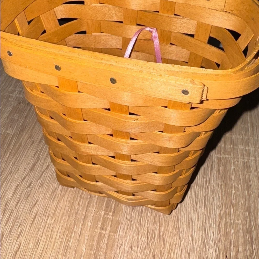 Longaberger handmade basket small pocket broken trim comes with pin 2004  HOPE
